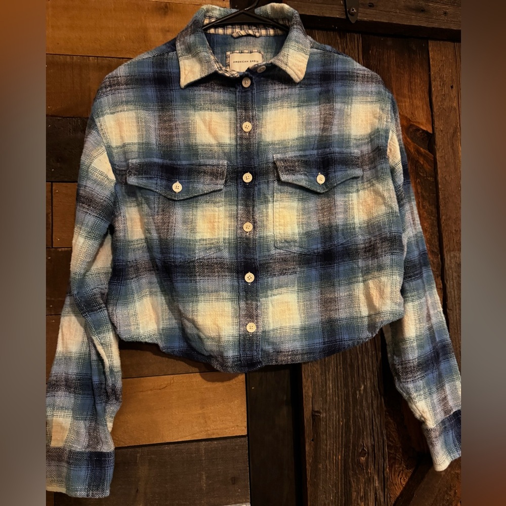 American Eagle Cropped Flannel Button Down – Blue & Cream Plaid – XS